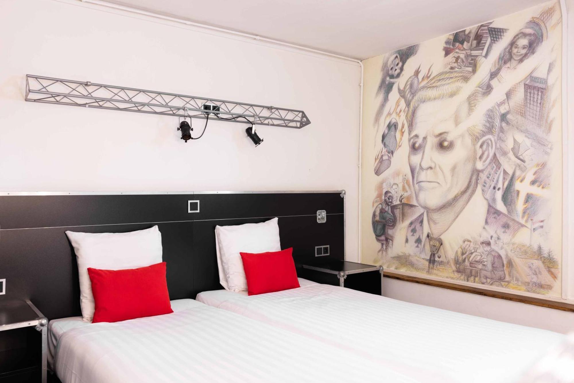 Doppel- oder Zweibettzimmer mit Gemeinschaftsbad im Untergeschoss